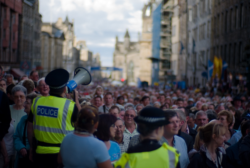 The Police marshal crowds up the hill to see the Edinburgh Tattoo